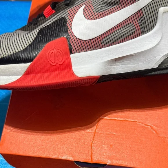 Nike air max impact Black and Red Training Sneakers - Picture 6 of 9